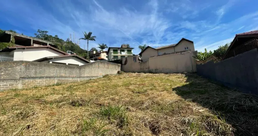 Terreno de 494m² no bairro Centro