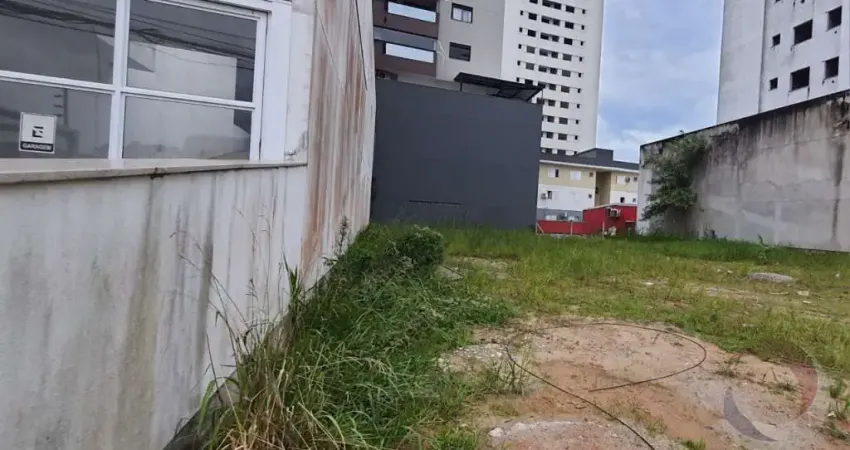 Terreno de 600m² no bairro Pedra Branca