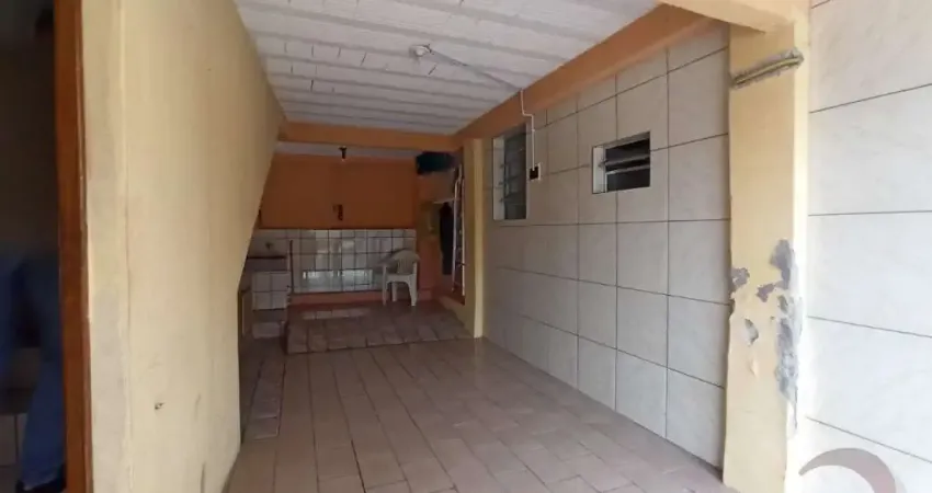 Casa Residencial de 5 dorms no bairro Centro