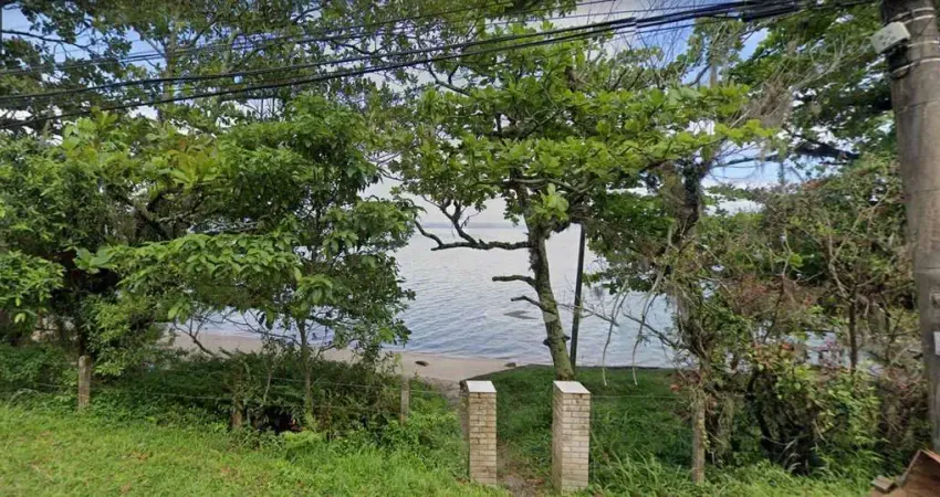 Terreno frente mar à venda no bairro Ribeirão da Ilha, Florianópolis - SC
