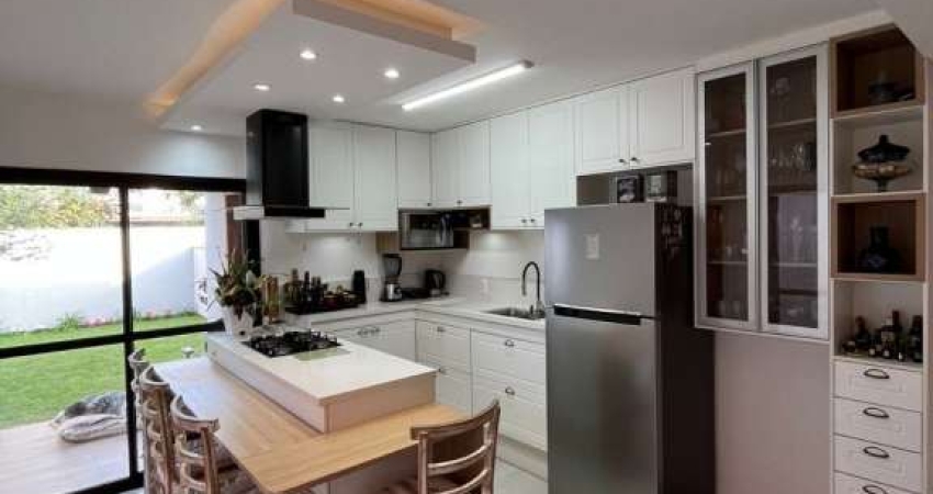 Casa Residencial de 3 dorms no bairro Campeche