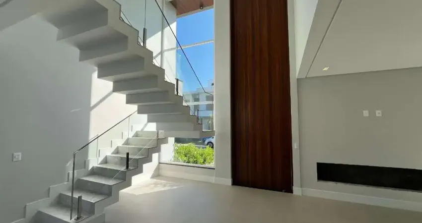 Casa alto padrão com 3 suítes no bairro pedra branca, com 263 de área privativa