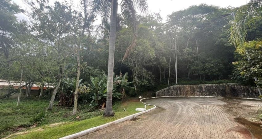 Terreno de 615.63m² no bairro Armação Do Pântano Do Sul
