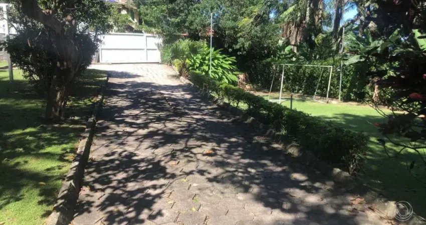 Terreno de 5600m² no bairro Sambaqui