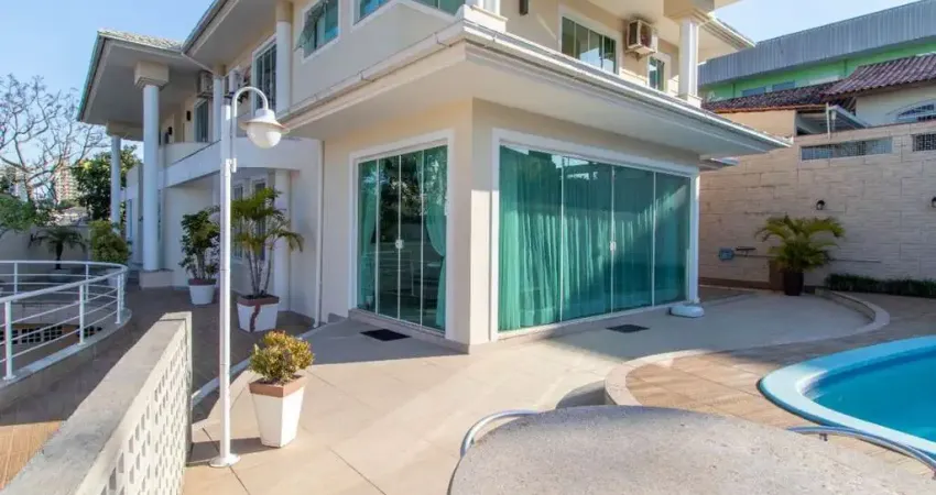 Casa com 6 quartos à venda na Rua Tenente Albano Lúcio, --, Estreito, Florianópolis