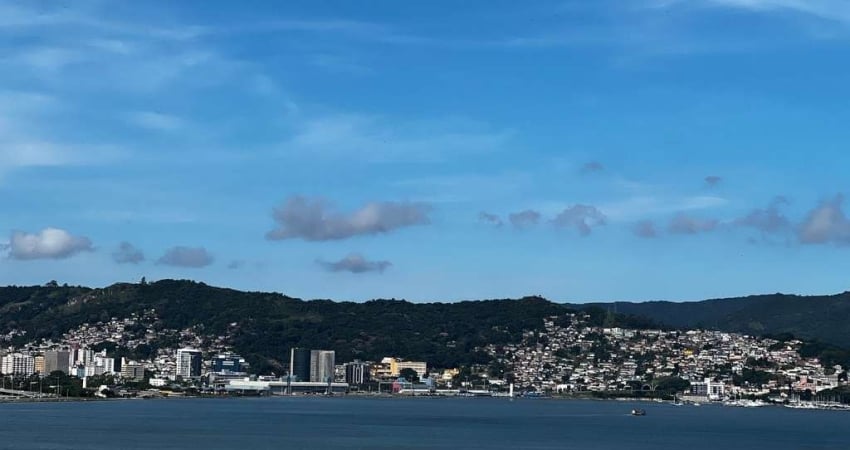 Apartamento de 3 dorms no bairro Coqueiros