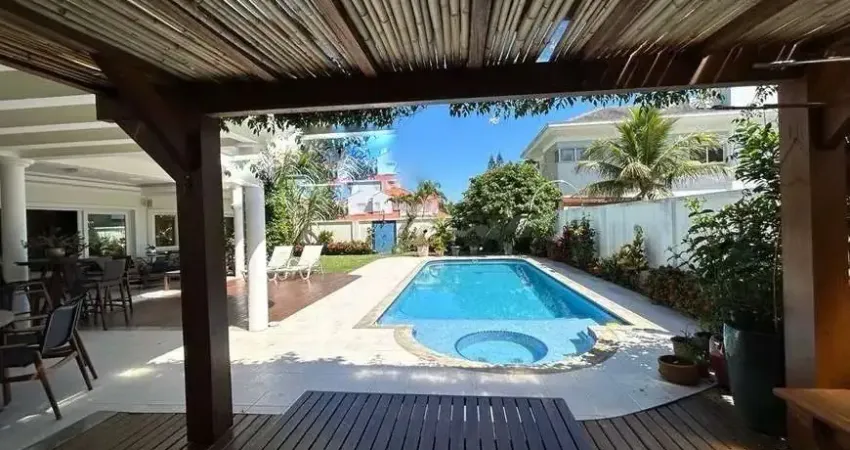 Casa Residencial de 5 dorms no bairro Jurerê Internacional