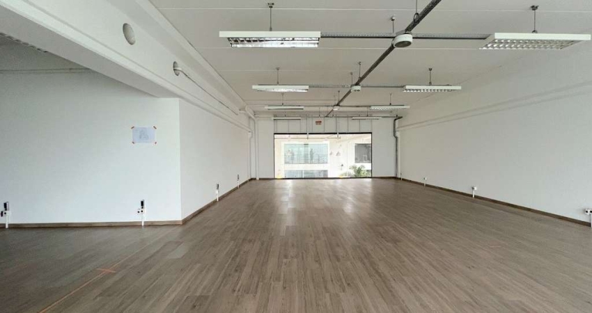 Loja de 227.09m² no bairro Saco Grande