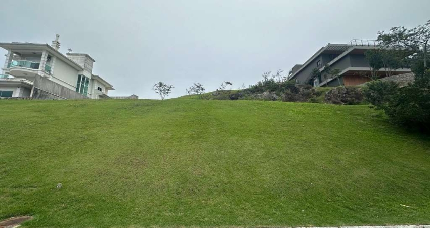 Terreno de 720.03m² no bairro Trindade
