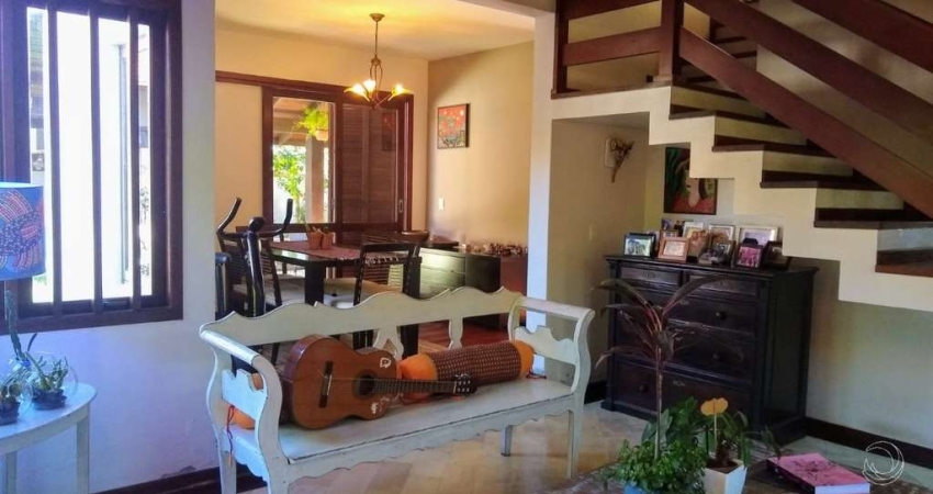 Casa com 3 quartos à venda na Rua Itapuã, --, Itacorubi, Florianópolis