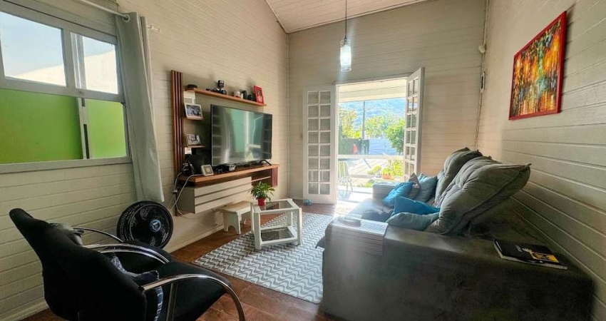 Oportunidade Casa com terreno Multifamiliar.