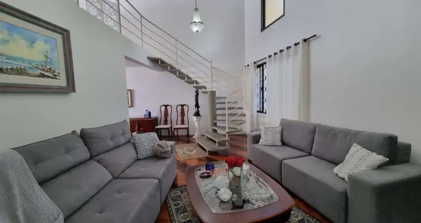 Casa de 220m² com 3 dorms 1 suíte no bairro Bom Abrigo