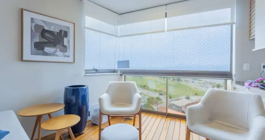 Apartamento com vista mar e 3 quartos no Estreito