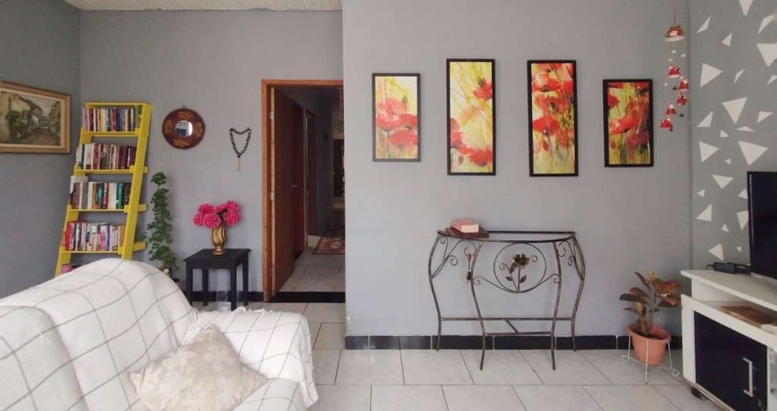 Casa residencial com 3 dormitórios no bairro Balneário