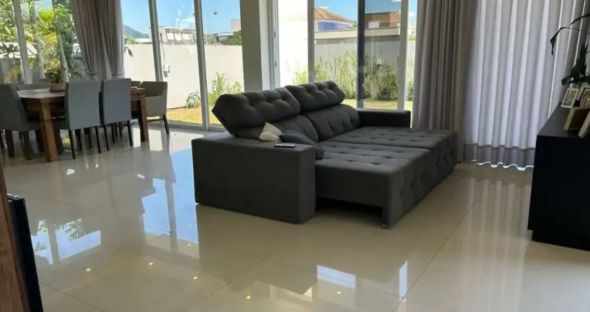 Casa em condomínio fechado com 4 quartos à venda na Rodovia Aparício Ramos Cordeiro, --, Campeche, Florianópolis
