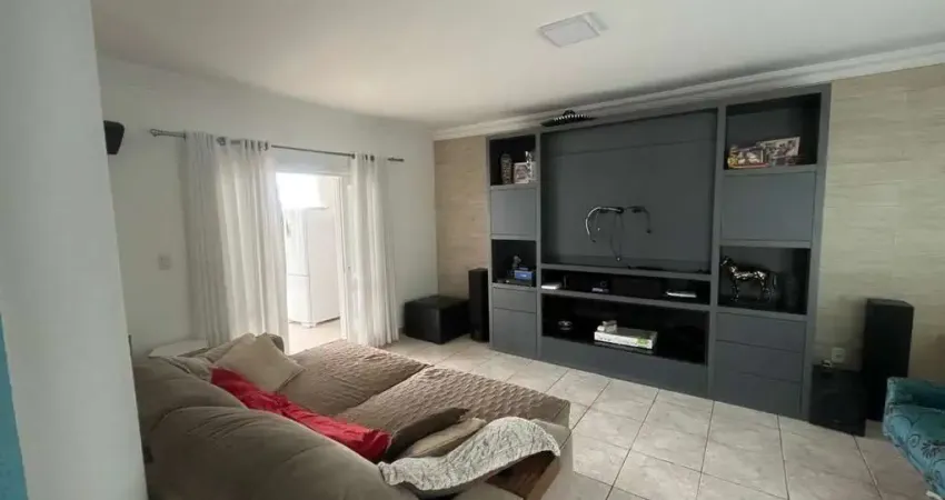 Casa de 6 quartos no bairro Ponta de Baixo, São José.