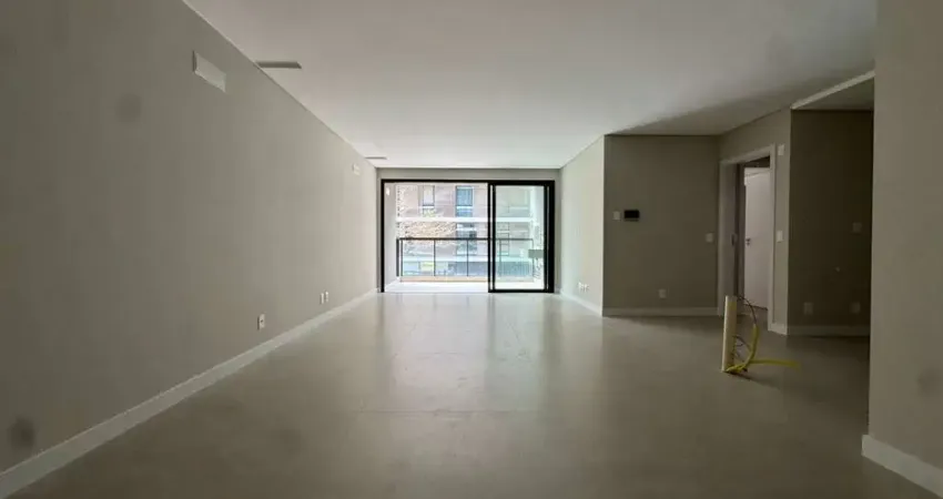 Apartamento 131m², 1 suíte, 1 demi e 02 vagas em Jurerê