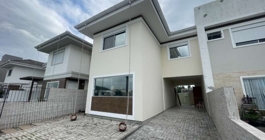 Excelente casa residencial com 3 quarto localizada no Ribeirão da Ilha