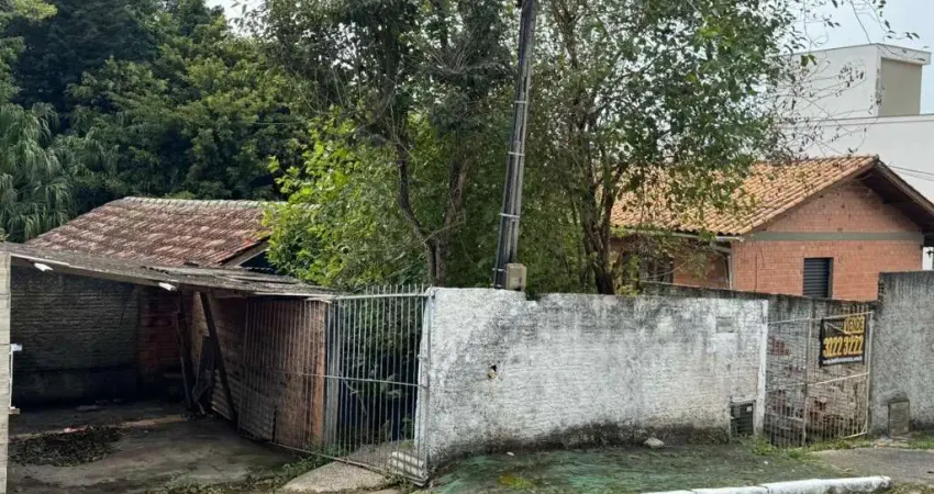 Terreno com 200m² em Coqueiros