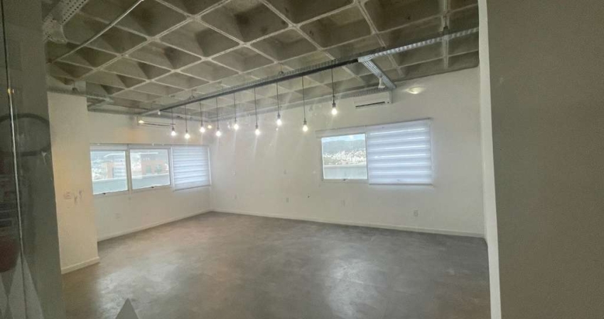 Sala comercial de 32,00m² na Trindade