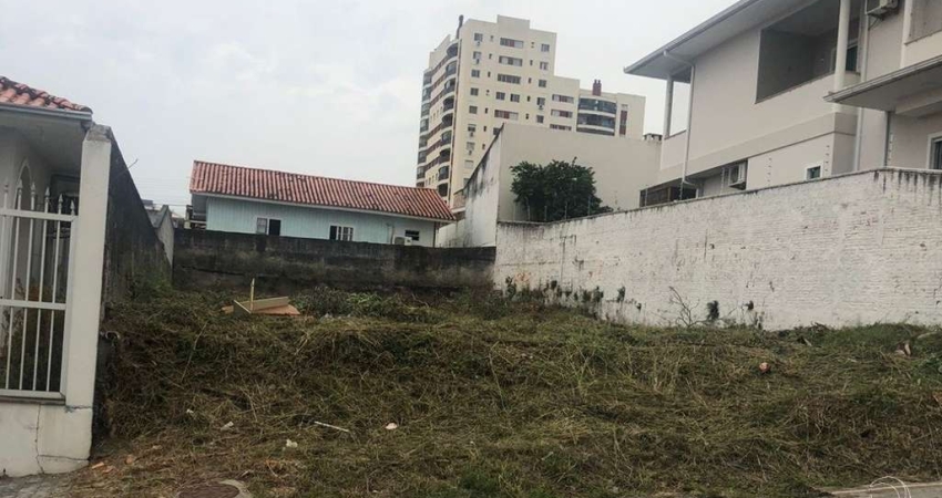 Terreno com 360 m² no bairro Jardim Cidade De Florianópolis