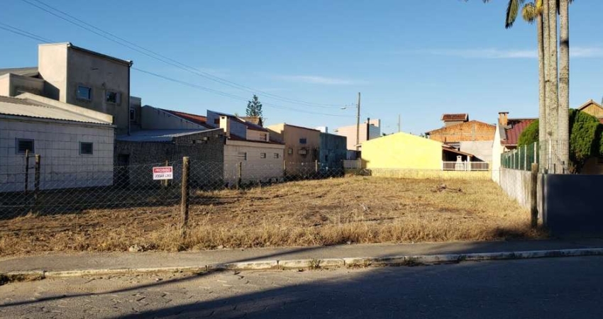 Terreno com 427,29 m² na Praia de Fora em Palhoça