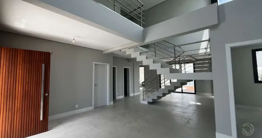 Casa alto padrão com 3 suítes no bairro Ratones, Florianópolis.