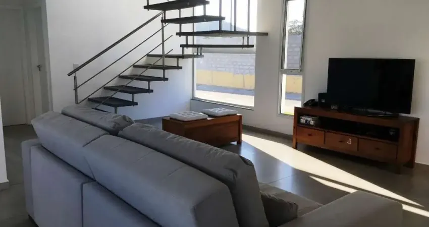 Casa em Condomínio Fechado com 4 quartos na Vargem Grande