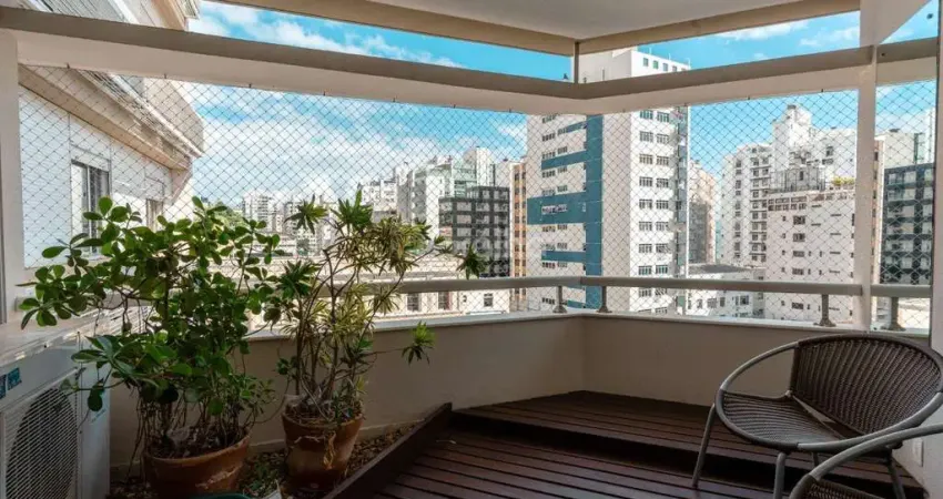 Apartamento de 226m² com 4 quartos sendo 2 suítes no Centro