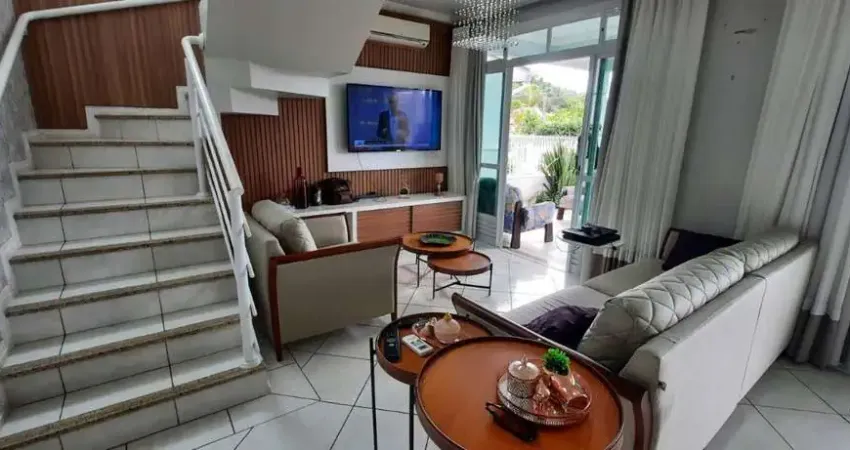Casa 4 quartos sendo 1 suíte na Praia de Fora em Palhoça