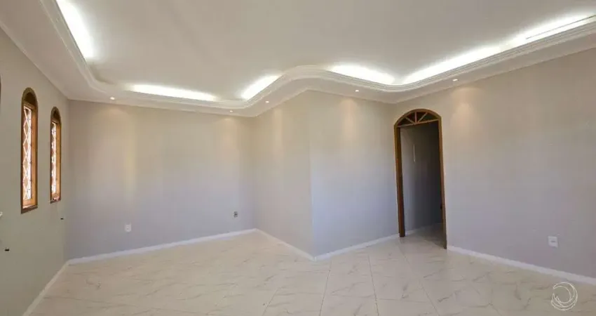 Casa de 361.34m² com 4 quartos sendo 1 suíte no Carianos