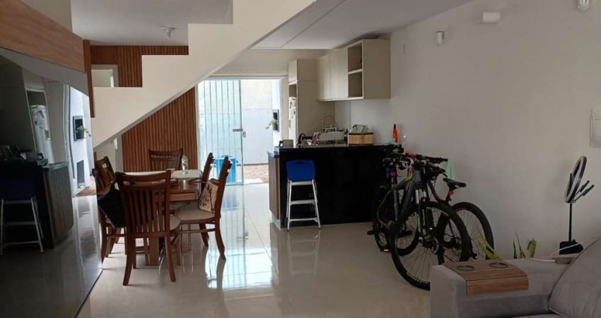 Casa de 100m² com 3 quartos sendo 1 suíte em Forquilhas