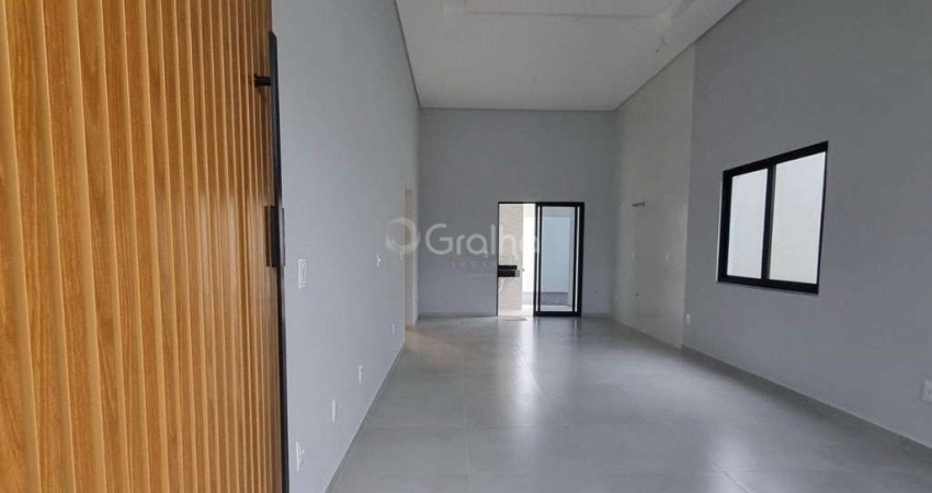 Excelente casa com 3 quartos e com acabamento de alto padrão, na Praia de Fora