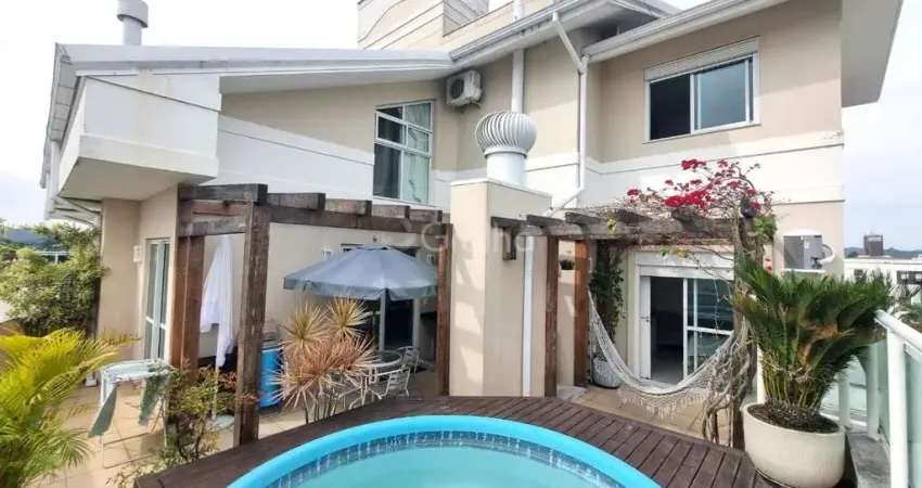 Cobertura de 140m² com 3 quartos sendo 2 suítes em Canasvieiras