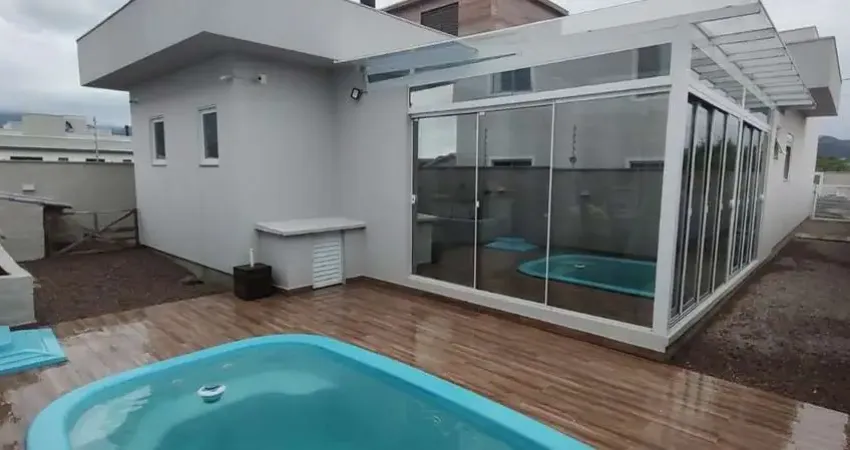 Casa com 3 quartos sendo 1 suíte na Guarda do Cubatão em Palhoça