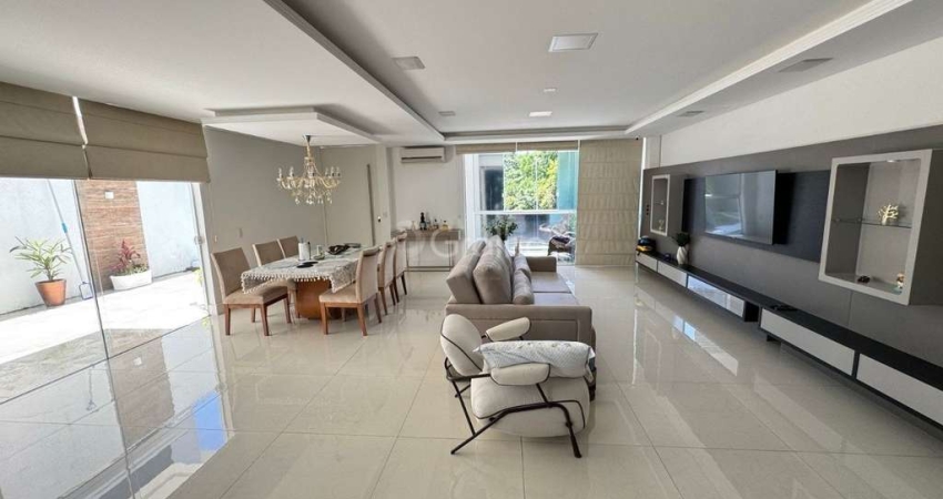 Casa de 285m² com 4 quartos sendo 3 suítes no Monte Verde