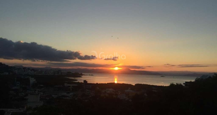 Apartamento de 94m² com 1 quarto no Itacorubi