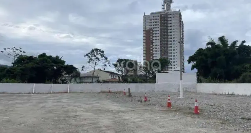 Terreno de 2.146,00 m² no Centro de Palhoça