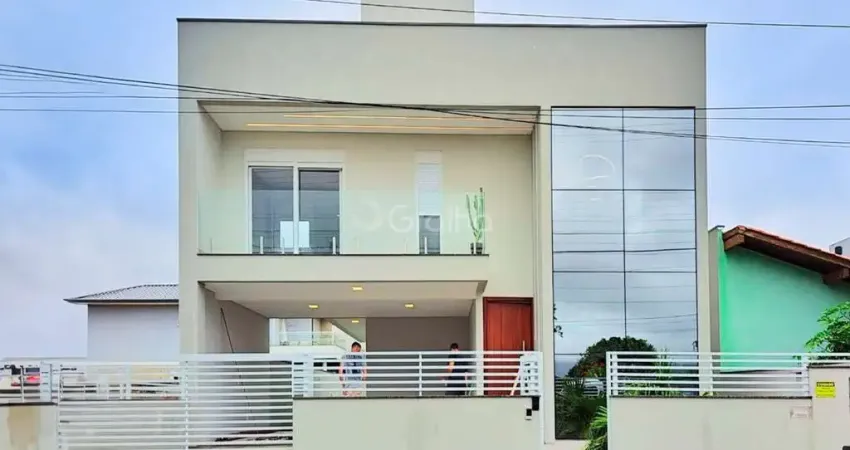 Casa à venda com 3 suítes no Campeche, Florianópolis - SC