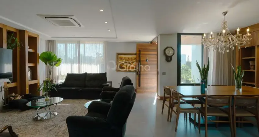 Casa de 408m² com 3 quartos sendo 1 suíte no Morro das Pedras