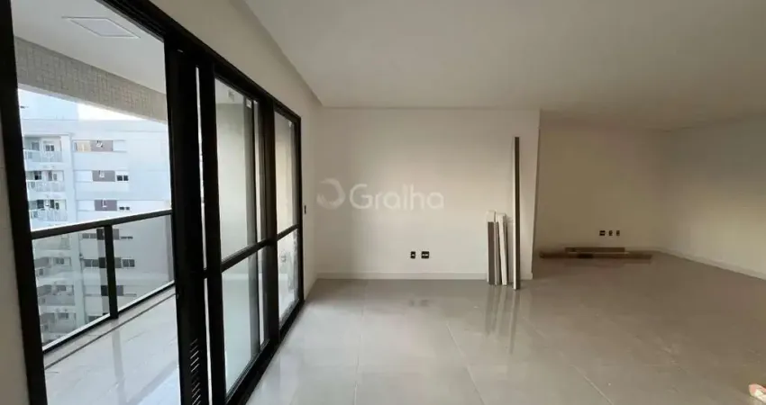 Apartamento de 135 m² com 3 quartos sendo 3 suítes no bairro Kobrasol