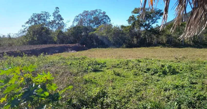 Terreno com 450 m² no bairro Ribeirão da Ilha em Florianópolis - SC