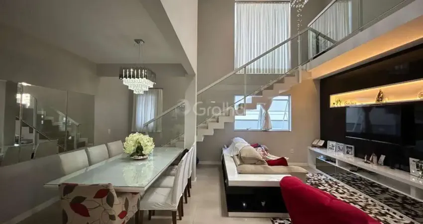 Casa com 3 quartos sendo 1 suíte no bairro pedra Branca, Palhoça/SC