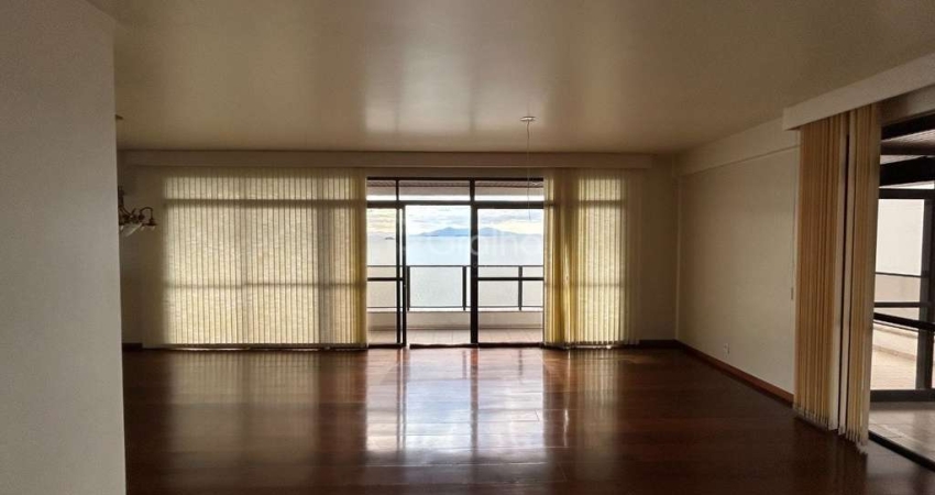 Duplex de 301 m² com 3 quartos sendo 3 suítes na Beira Mar