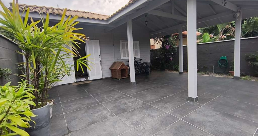 Casa com 2 quartos à venda na Rua Laura Duarte Prazeres, --, Campeche, Florianópolis