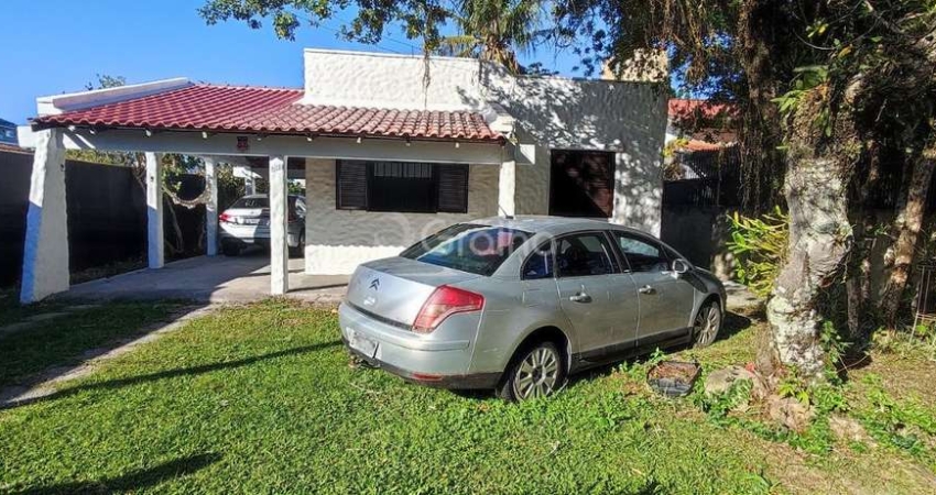 Casa residencial com 3 quartos em terreno de 490m² de área total no bairro Canasvieiras, Florianópolis