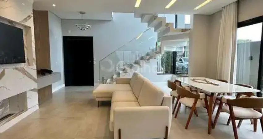 Casa com 3 suítes totalmente mobiliada e decorada pronta para morar no Ingleses, Florianópolis