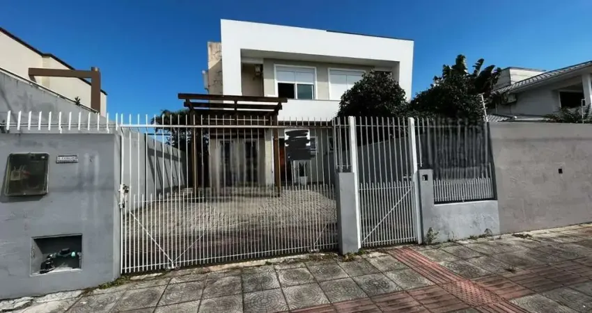 Casa com 3 quartos no bairro Campeche em Florianópolis SC