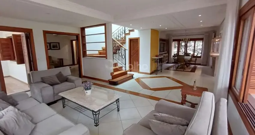 Casa residencial com 4 suítes e 385m² privativos em Jurerê Internacional, Florianópolis