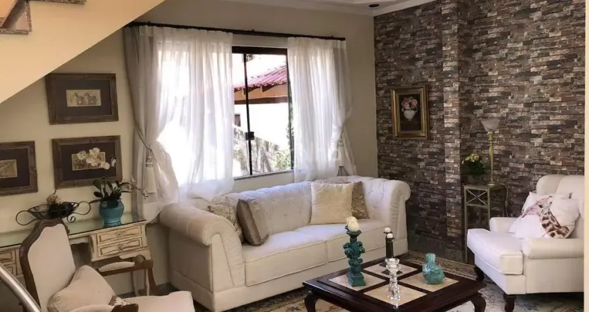 Casa de 300m² com 3 quartos sendo 2 suítes no bairro Bosque das Mansões em São José